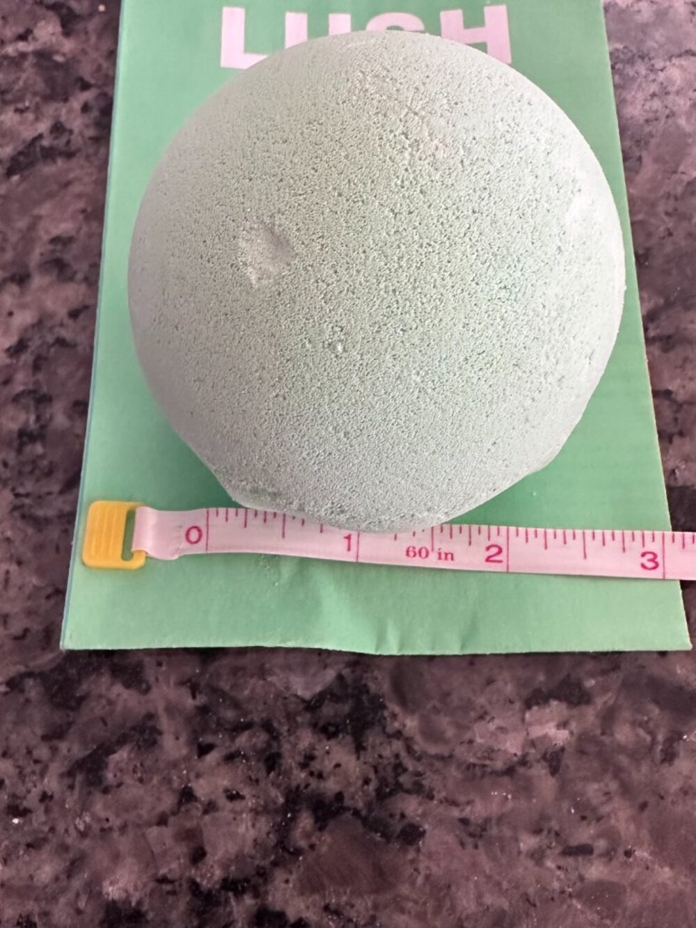 Lush Avobath Bath Bomb - Picture 2 of 2